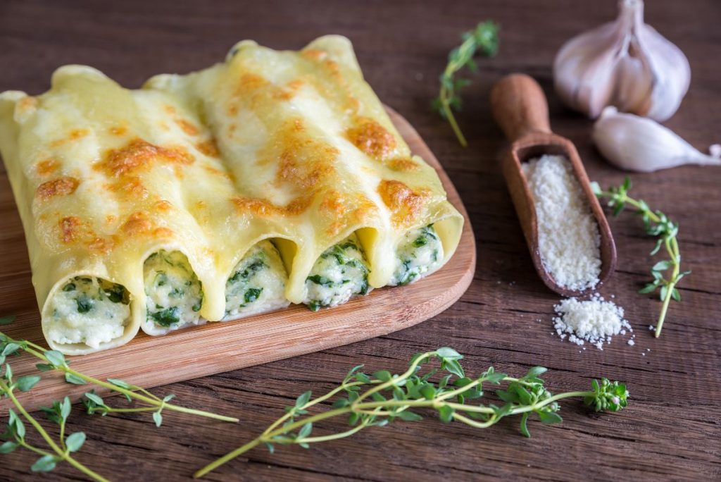 canelones con espinacas y bechamel