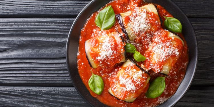 Las recetas de rollitos de berenjenas más sabrosas y más ligeras para el verano